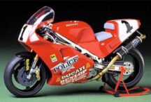 TAMIYA maquette moto 14063 Ducati 888 Superbike racer 1/12