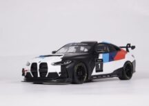 OTTO MOBILE 1/18 – BMW M4 GT4 – 2022  OT1228
