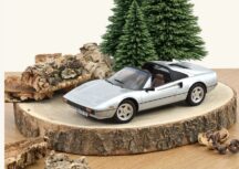 Ferrari 308 GTS 1982 Argent 1/18 187934