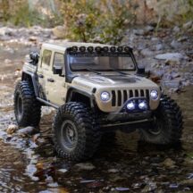 Axial 1/10 SCX10 III Motobilt Waypoint Jeep JT Gladiator 4X4 RTR Brushed Rock Crawler, Tan AXI-2443T1