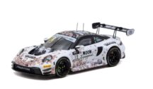 Porsche 911 GT3 R Suzuka 1000 km au 1/64 - Intercontinental GT Challenge 2025 - Phantom Global Racing n° 13 avec Tarmac Cards - Tarmac Works x iXO Models HOBBY64
